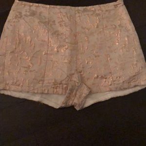 Shorts, pale pink embroidered